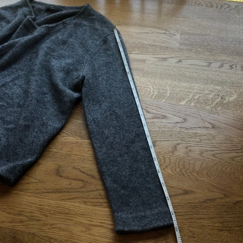 Nana Store Gray V-Neck Sweater Super Soft Size Small